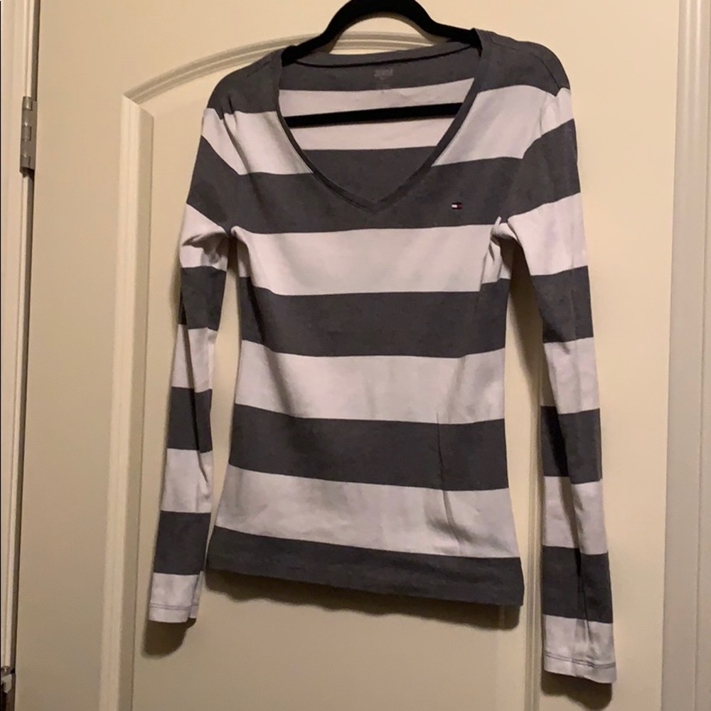 Form fitting Tommy Hilfiger top